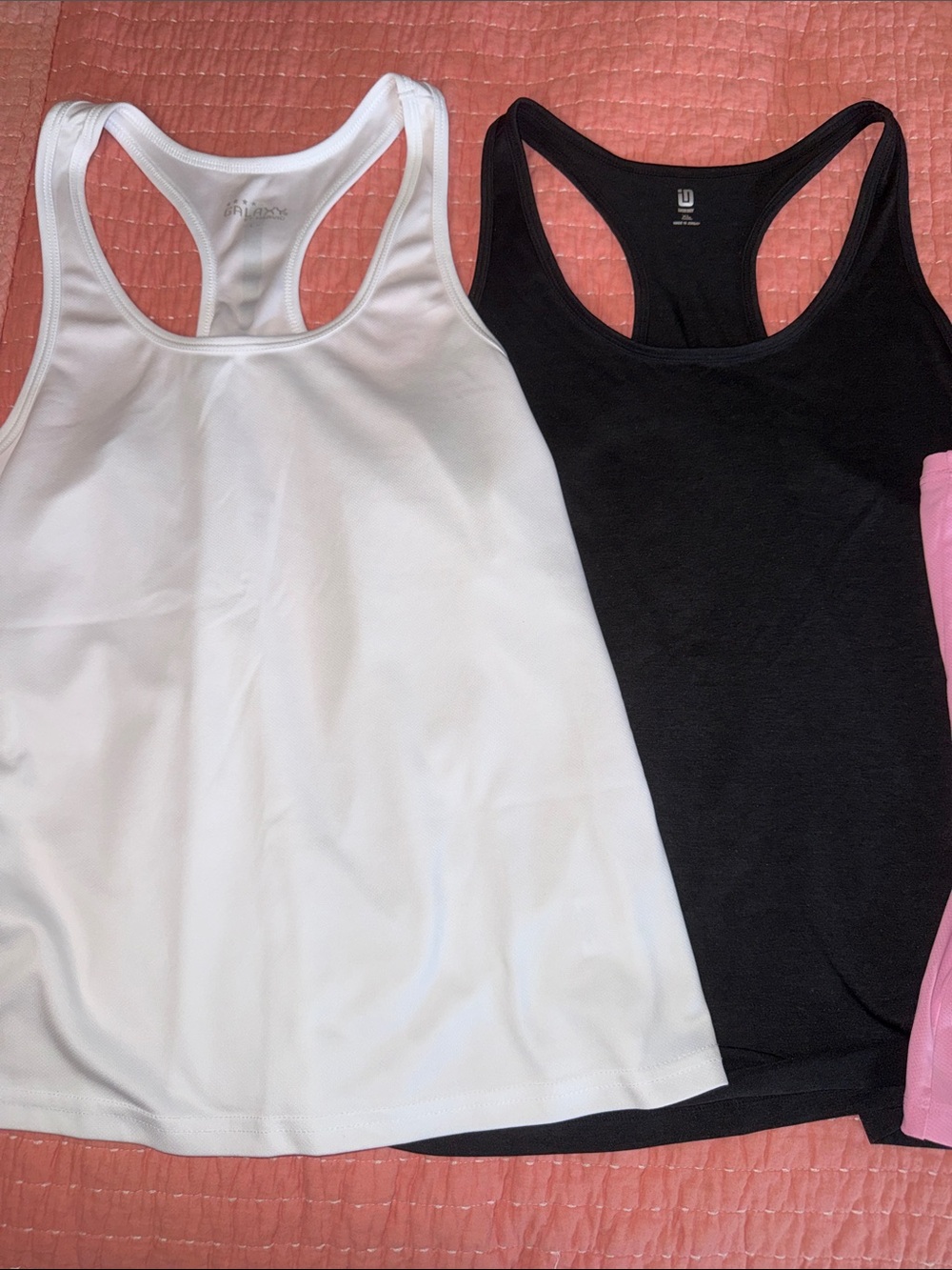 Lot Of 4 Athletic Wear Tops Size L And XL